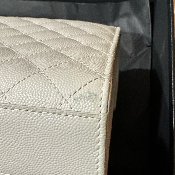 YSL Envelope medium quilted textured-leather shoulder bag - Picture 7 of 7